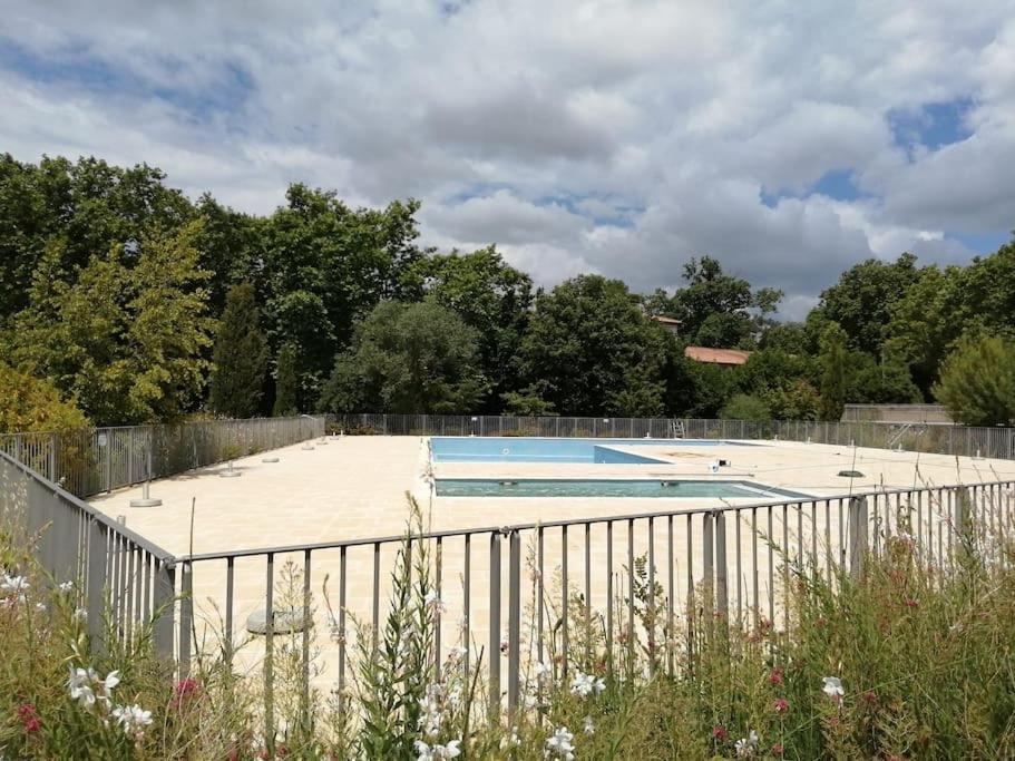 Le Soleil D Eugenie Appartement Dans Residence Avec Piscine Commune Pres De Carcassonne Olonzac Экстерьер фото
